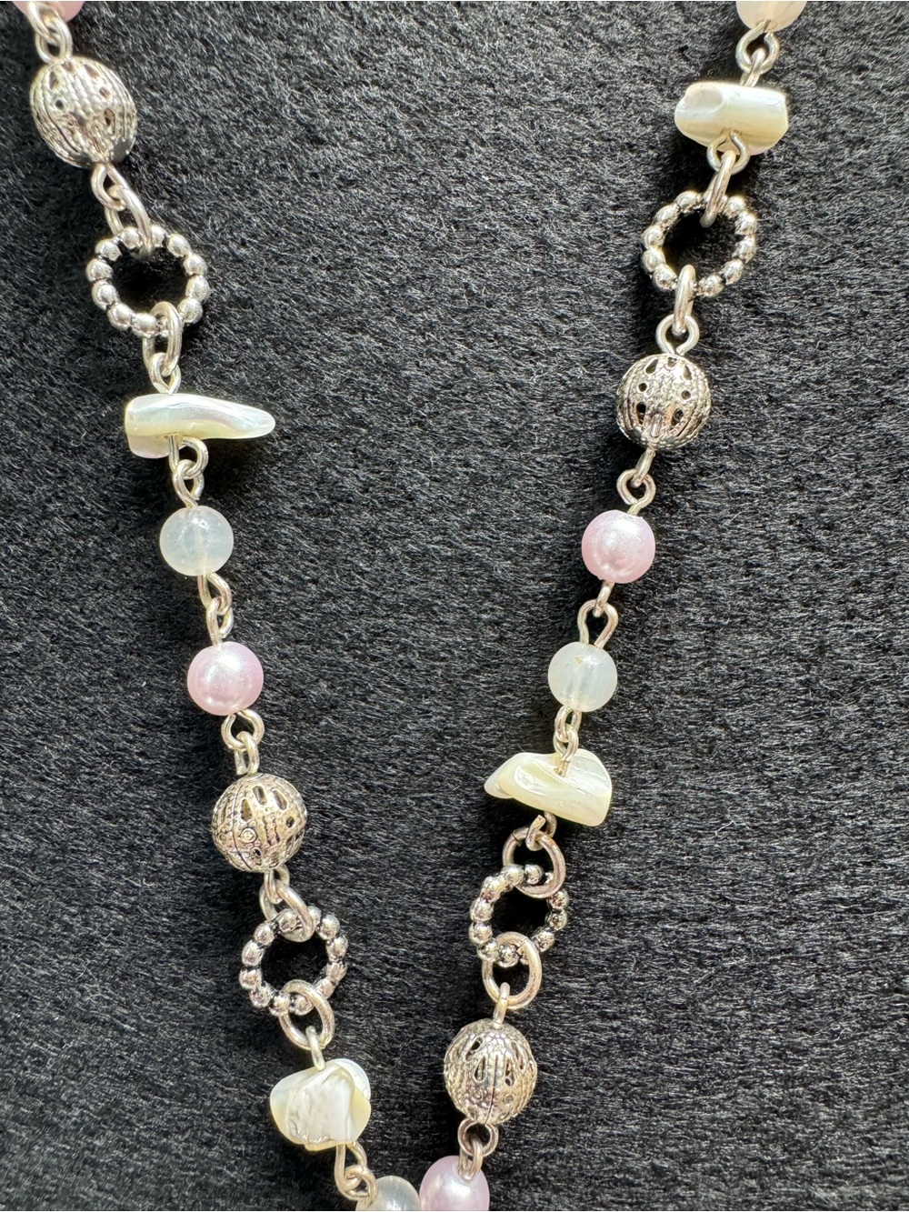 VTG Avon Vintage Mother of Pearl Silver Tone Necklace with Pink Pearls - Picture 7 of 8